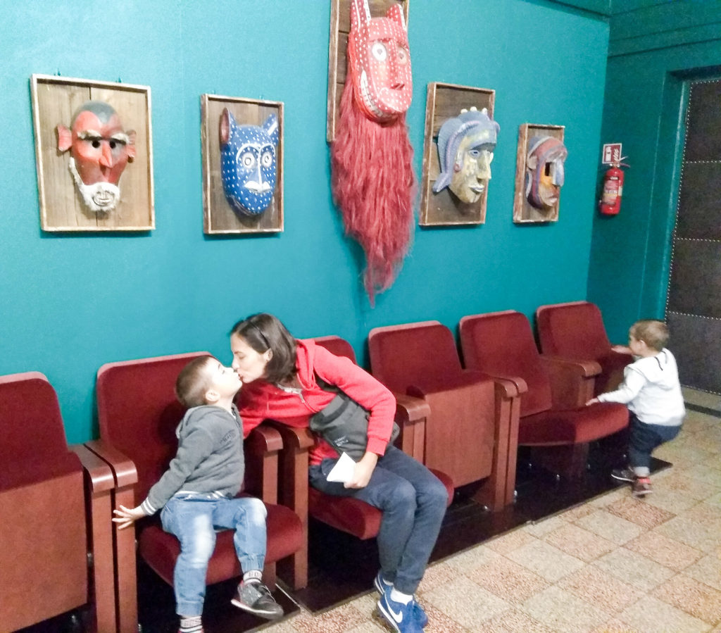 dziecko w teatrze teatr groteska