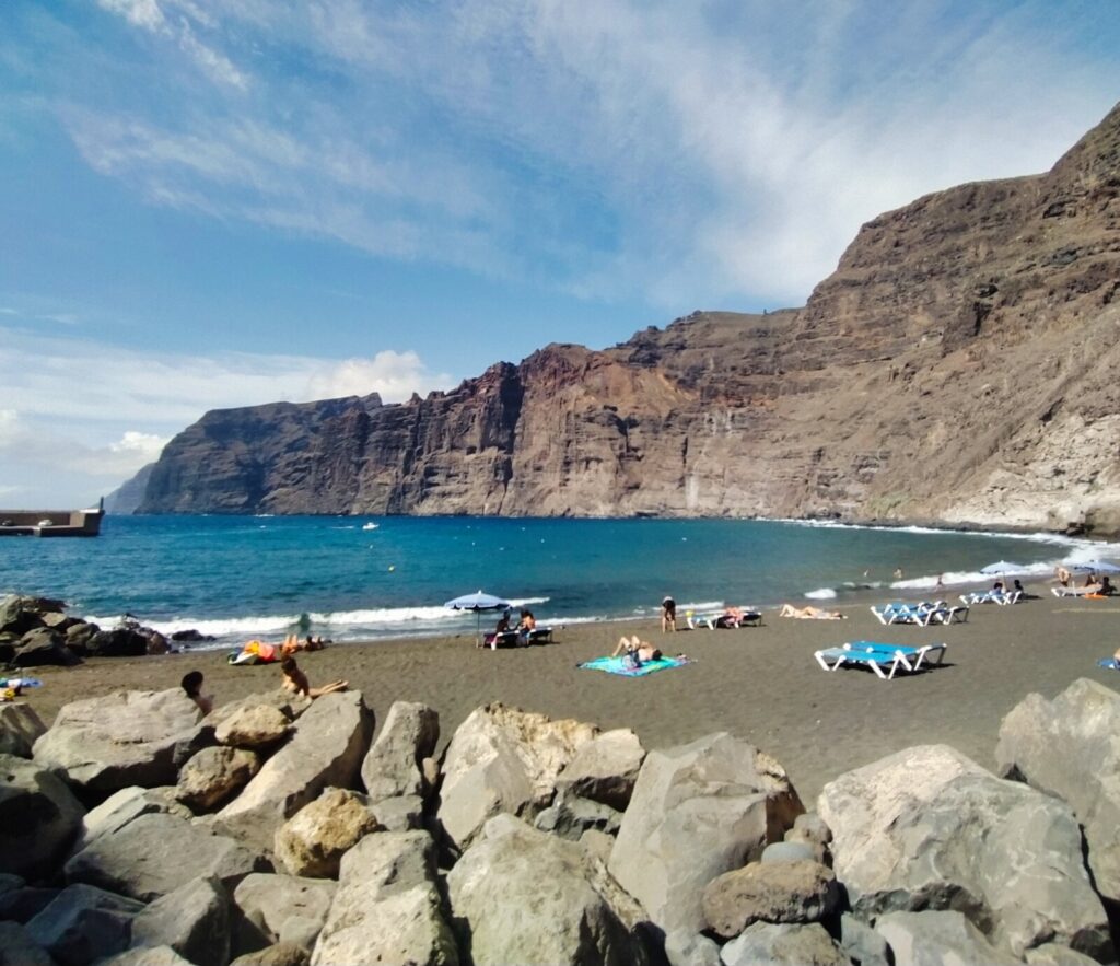 plaże na Teneryfie Playa de Los Gigantes