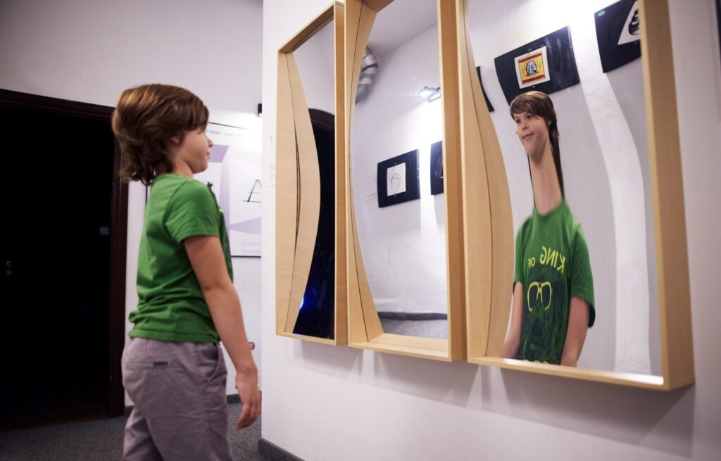 Muzeum swiata iluzji warszawa (1)