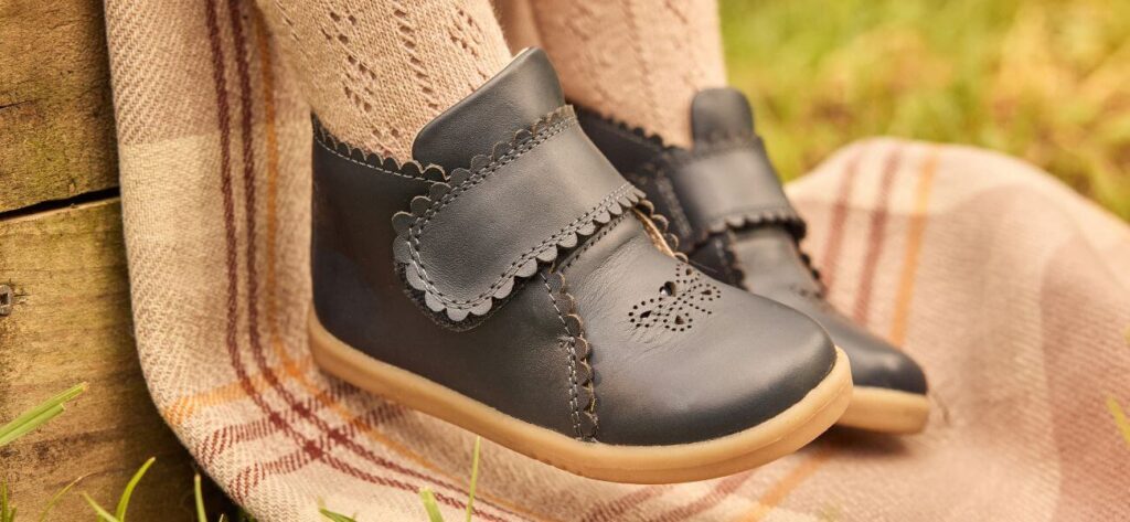 miekkie granatowe buty dla dzieci bobux