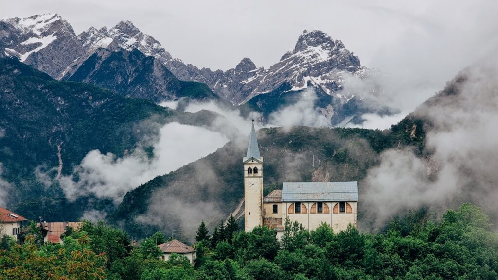 tanie podróże pociągiem po Włoszech