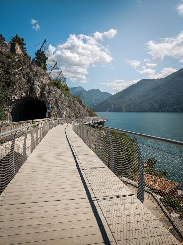 atrakcje jezioro garda