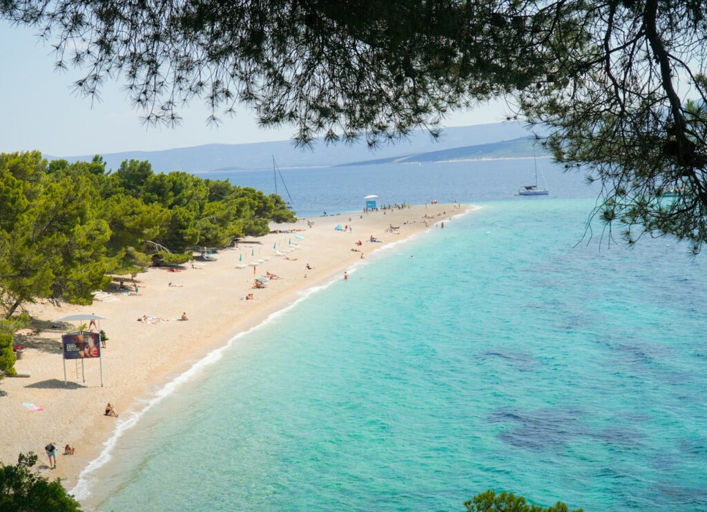 Bol na wyspie Brač przewodnik