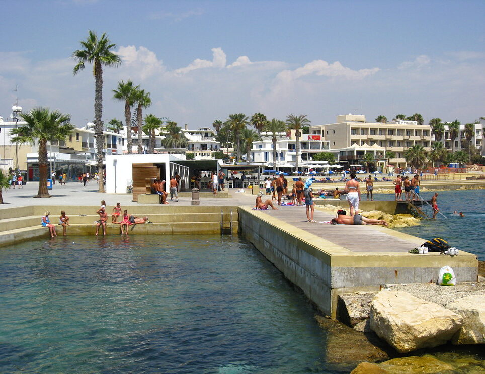 pafos z dziećmi